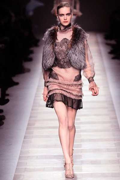 Look 30